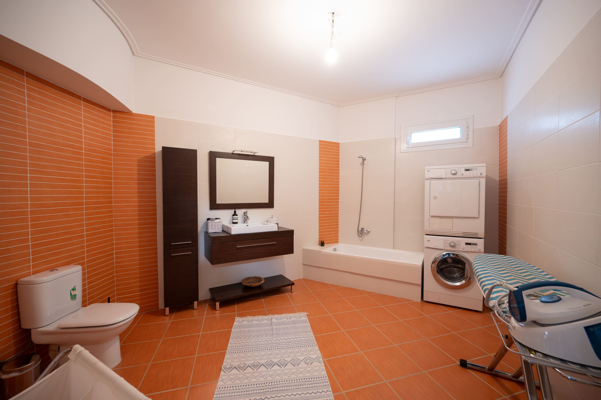 Minimal Bathroom